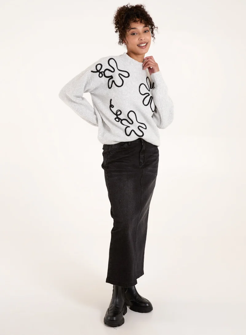 بلو فانيلا Abstract Flower Embroidery Jumper