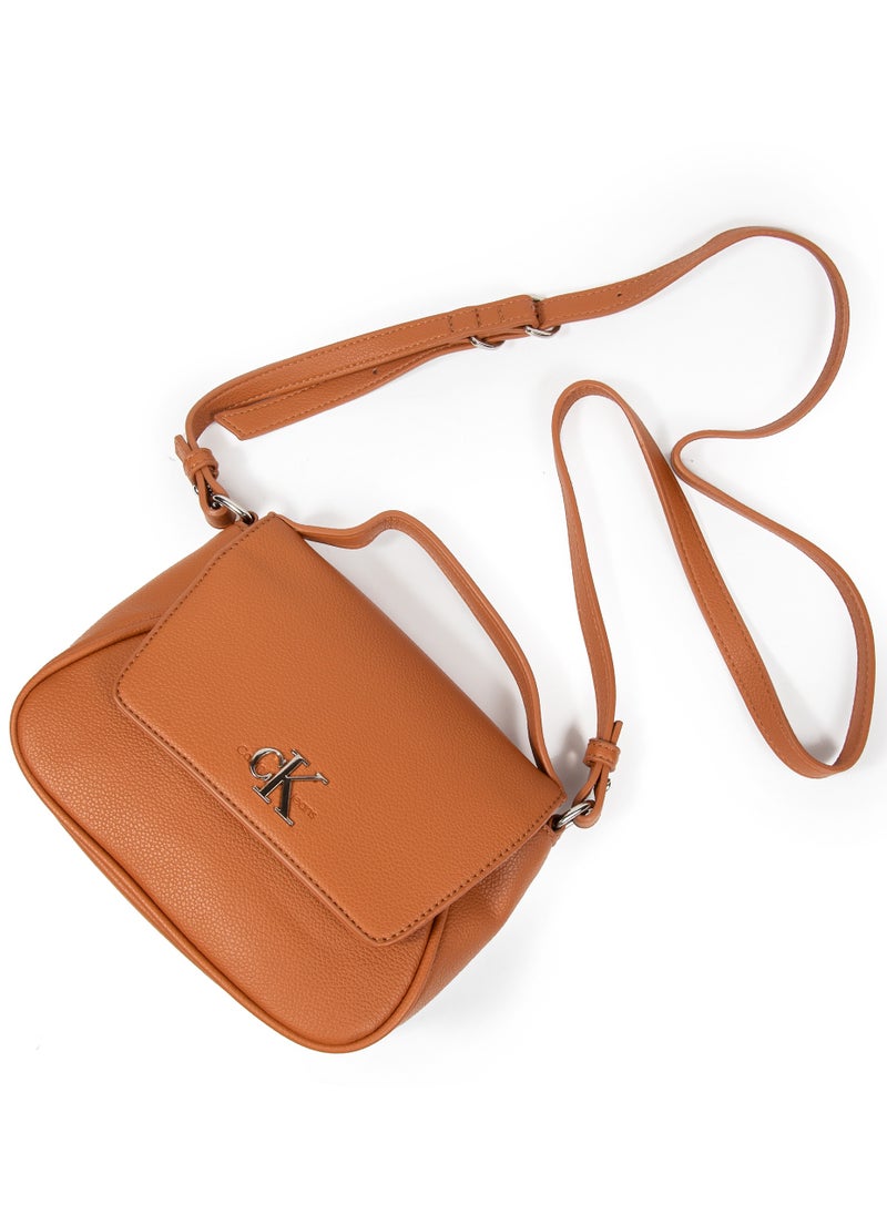 Generic - "Discover Timeless Style with Our Women’s Handbag in Camel Color: A Perfect Fusion of Elegance and Versatility, Ideal for Any Occasion—Elevate Your Fashion Game with This Must-Have Accessory!" - Image 1