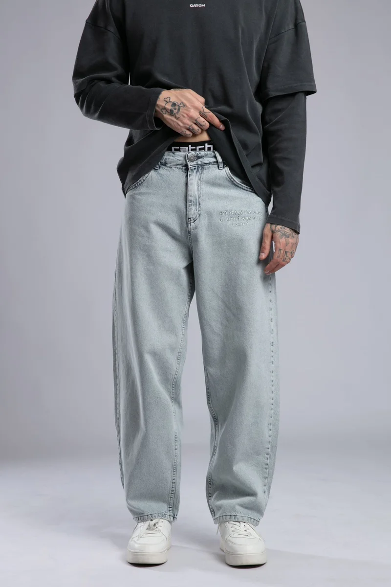 كاتش بنطلون جينز فضفاض مطرز