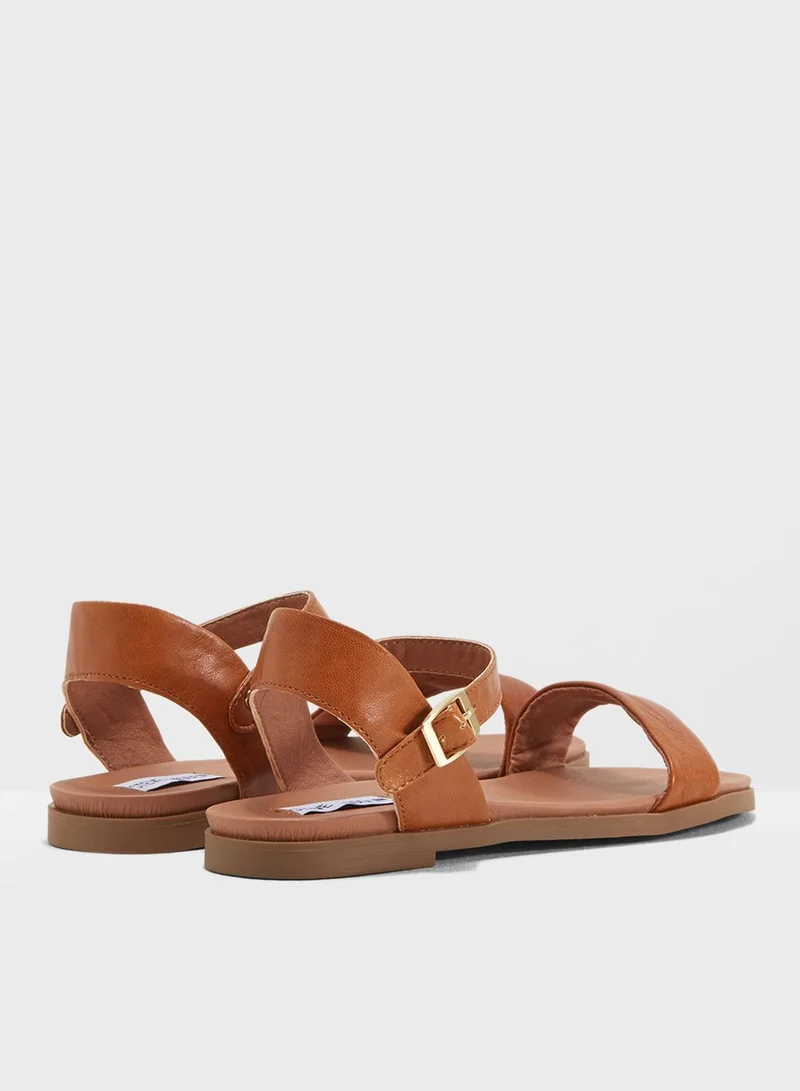 STEVE MADDEN Dina Flat Sandals