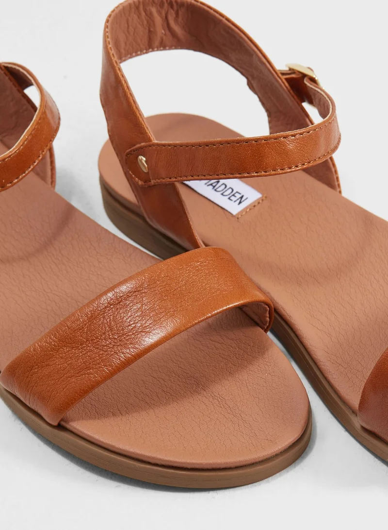STEVE MADDEN Dina Flat Sandals