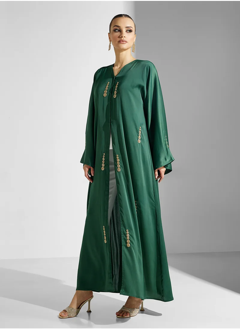 هيا كلوزيت V-Neck Embroidered Flared Sleeve Abaya