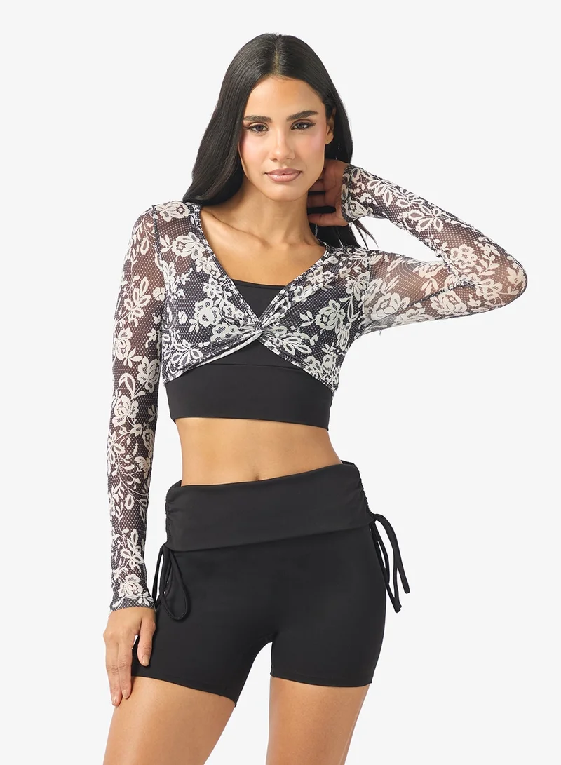 فورورد بلوزة شبكية بطبقات مزينة بالزهور مع فيست