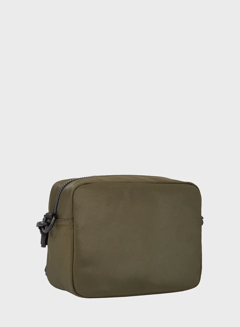 TOMMY JEANS Logo Messenger Bag