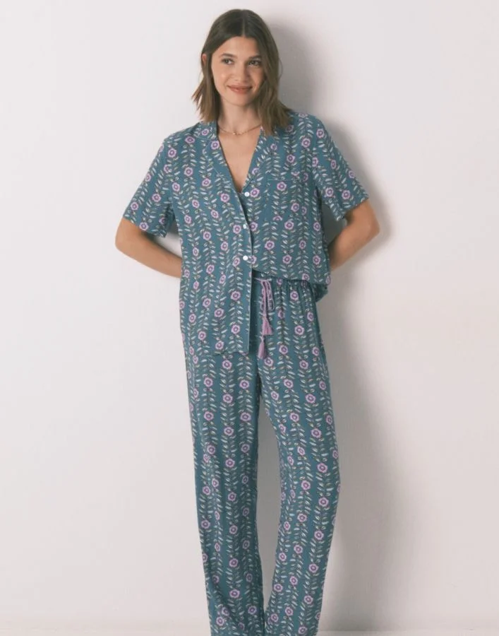 ومن سيكريت بيجامات طويلة خضراء زهرية كلاسيكية