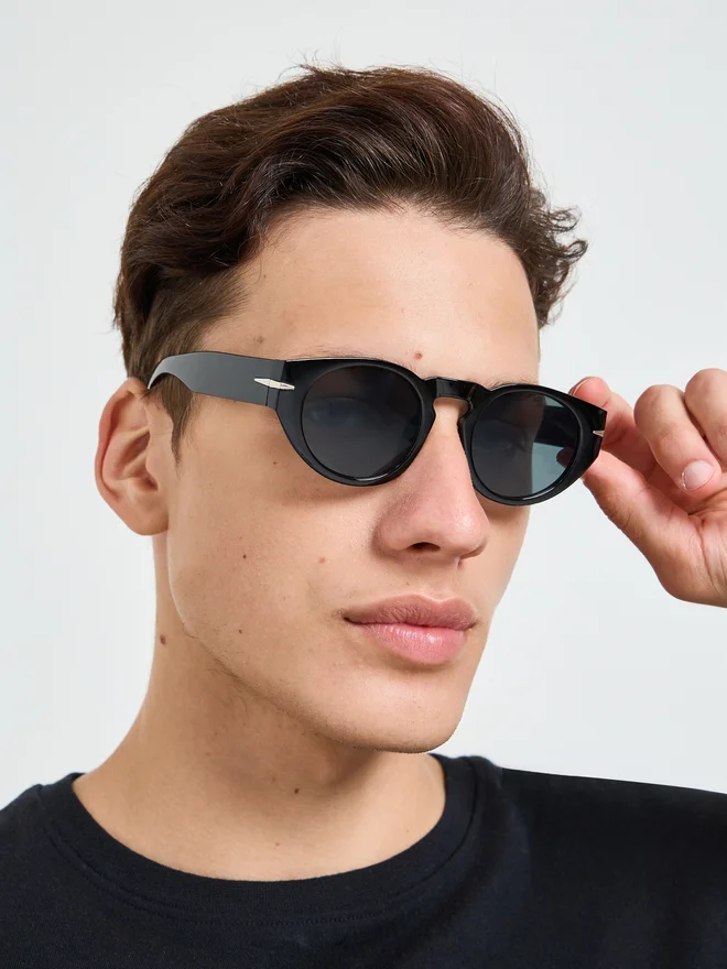 Styli Solid Round Sunglasses