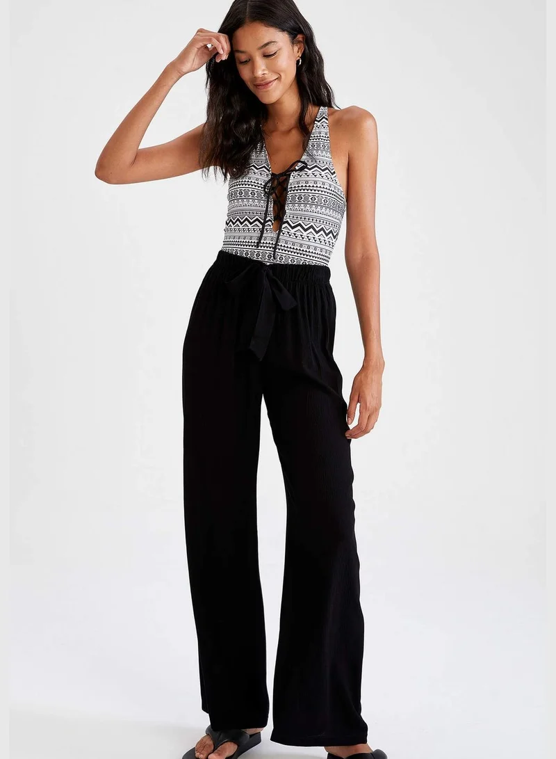 DeFacto Lace Detailed Sleeveless Triangle Top