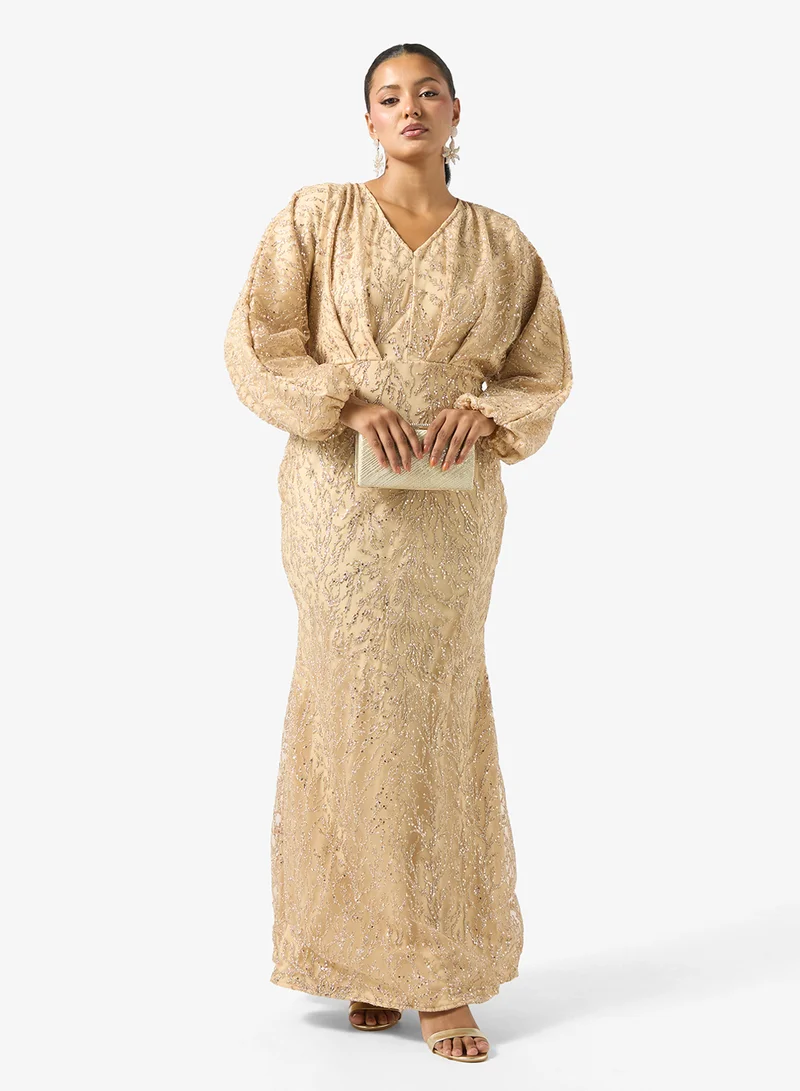 خزانة فستان مقاس كبير لامع