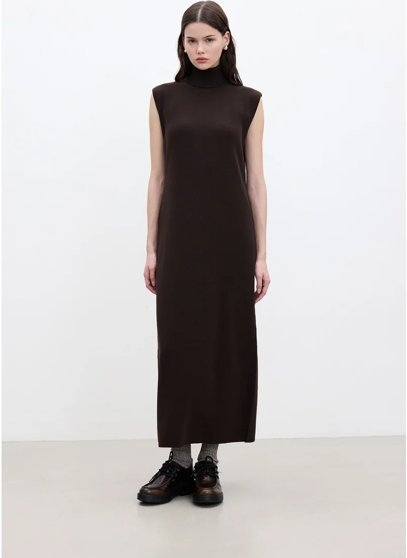 مانوكا Sleeveless High Neck Knit Dress Brown