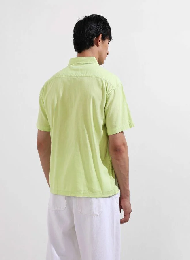 شركة المرآب الهندية Men Relaxed Fit Solid Cutaway Collar Half Sleeves Shirt