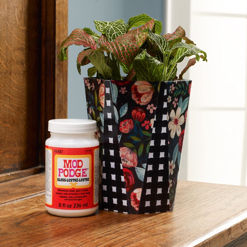 Mod Podge Gloss Sealer, Glue & Finish: All-in-One Craft Solution- Quick Dry, Easy Clean, for Wood, Paper, Fabric & More. Non-Toxic - Craft with Confidence, Made in USA, 32 oz., Pack of 1 - Image 4