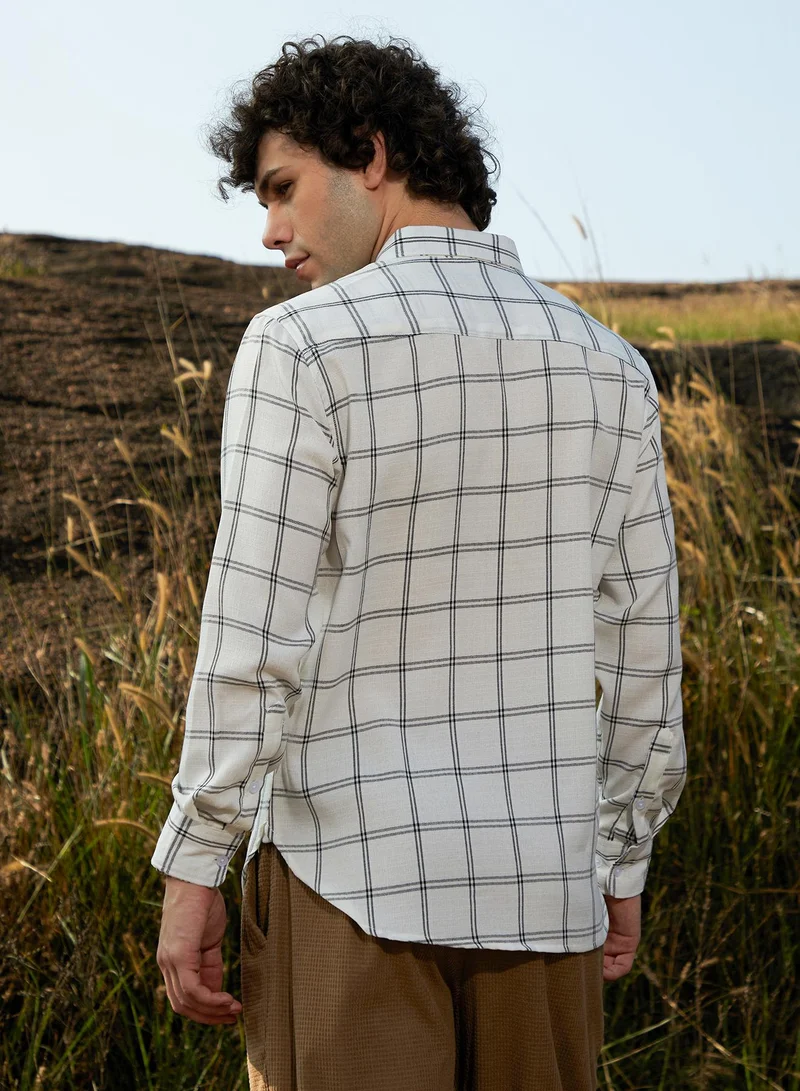 Campus Sutra Men's Ivory White BiGraph-Check Shirt