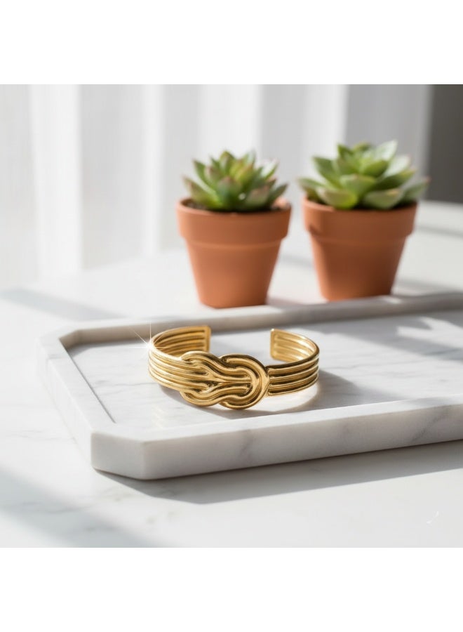 FLUFFY Elegant Gold Knot Cuff Bracelet - Image 1