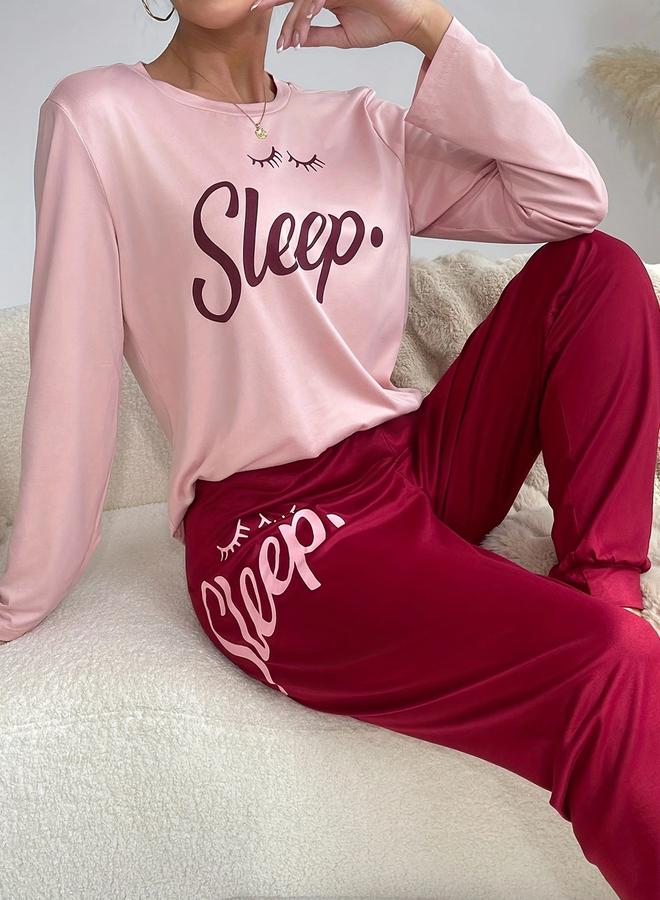 تايك تو طقم تيشيرت بطبعة عبارة مع بنطال برباط - Image 1