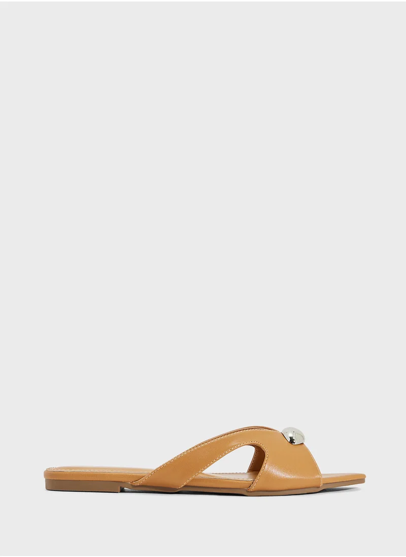ايلا Pointed Flat Sandal