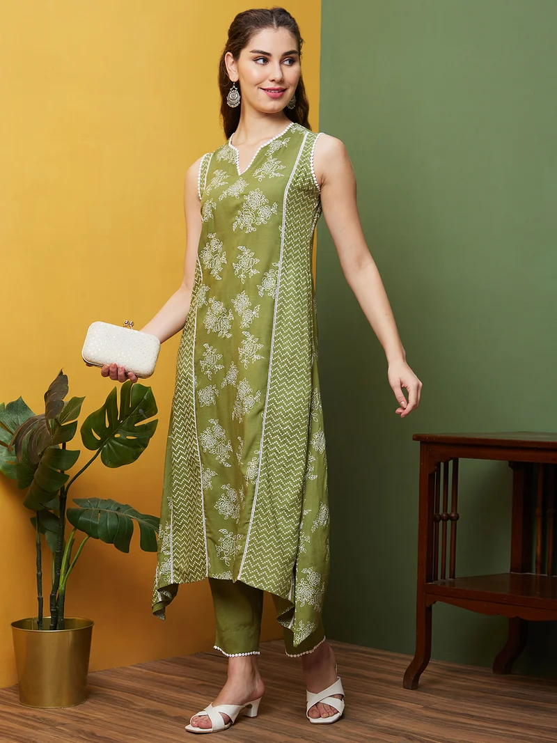 globus Women Green & White Floral Printed Panelled A-Line Kurta With Trouser