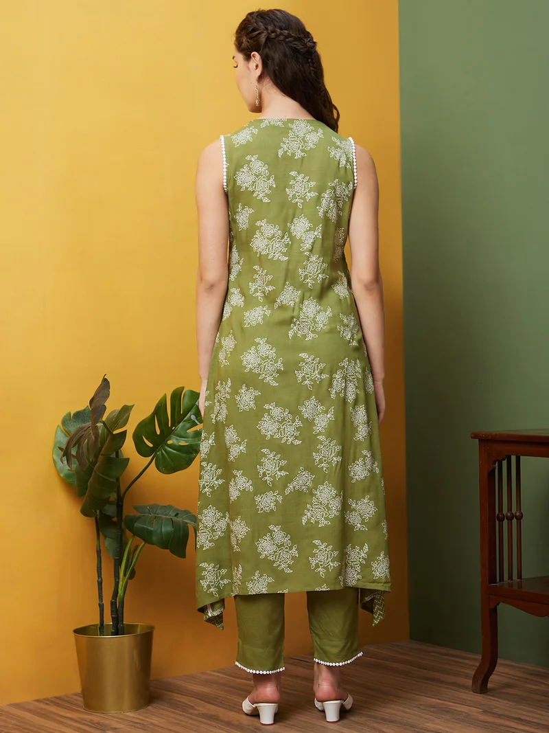 globus Women Green & White Floral Printed Panelled A-Line Kurta With Trouser