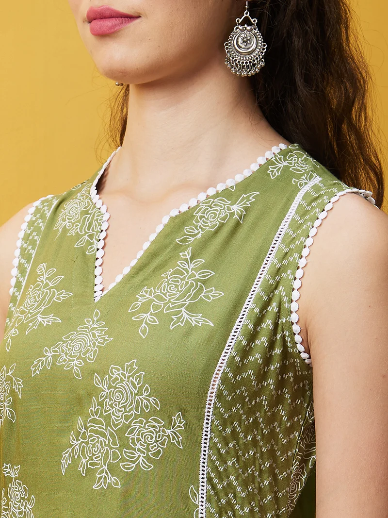 globus Women Green & White Floral Printed Panelled A-Line Kurta With Trouser