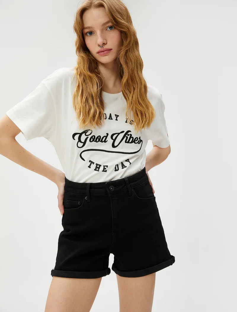 كوتون Crew Neck T-Shirt Short Sleeve Slogan Embroidered Cotton