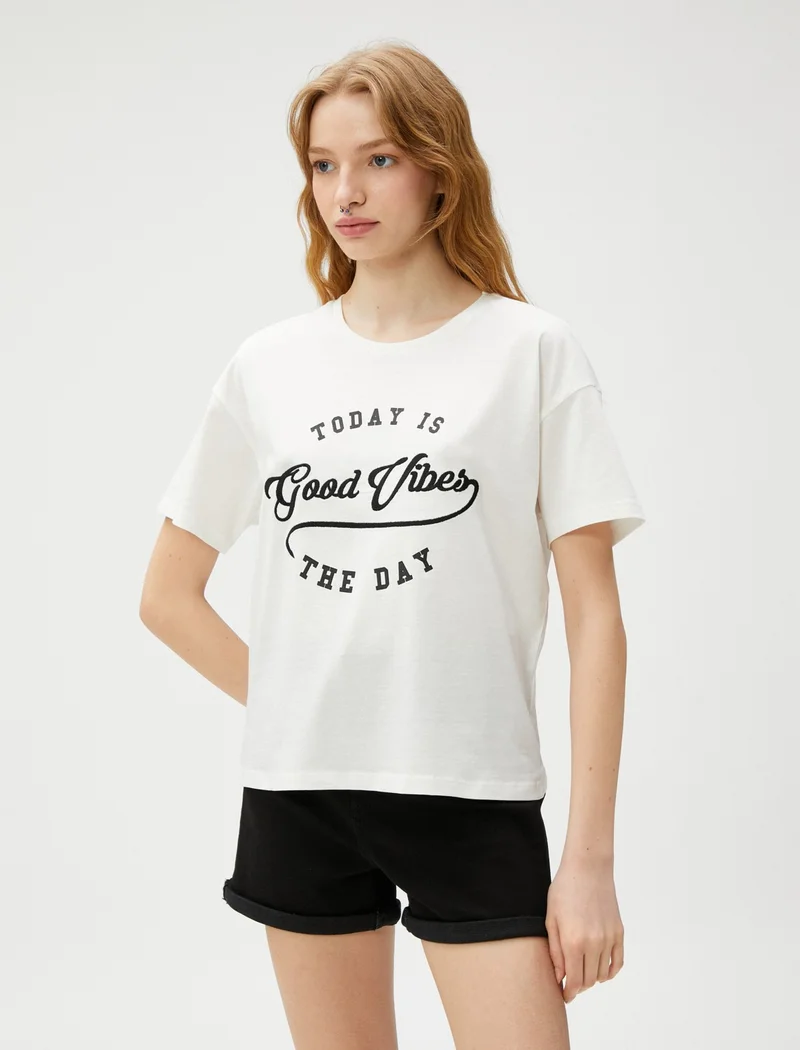 كوتون Crew Neck T-Shirt Short Sleeve Slogan Embroidered Cotton