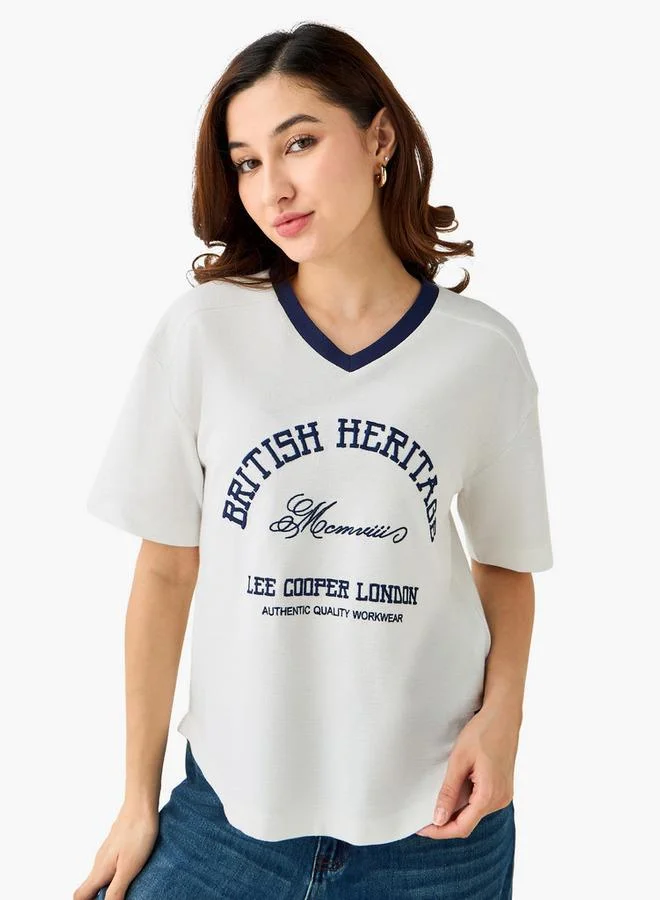Lee Cooper Lee Cooper Regular Fit T-shirt with Logo Embroidery and V-neck