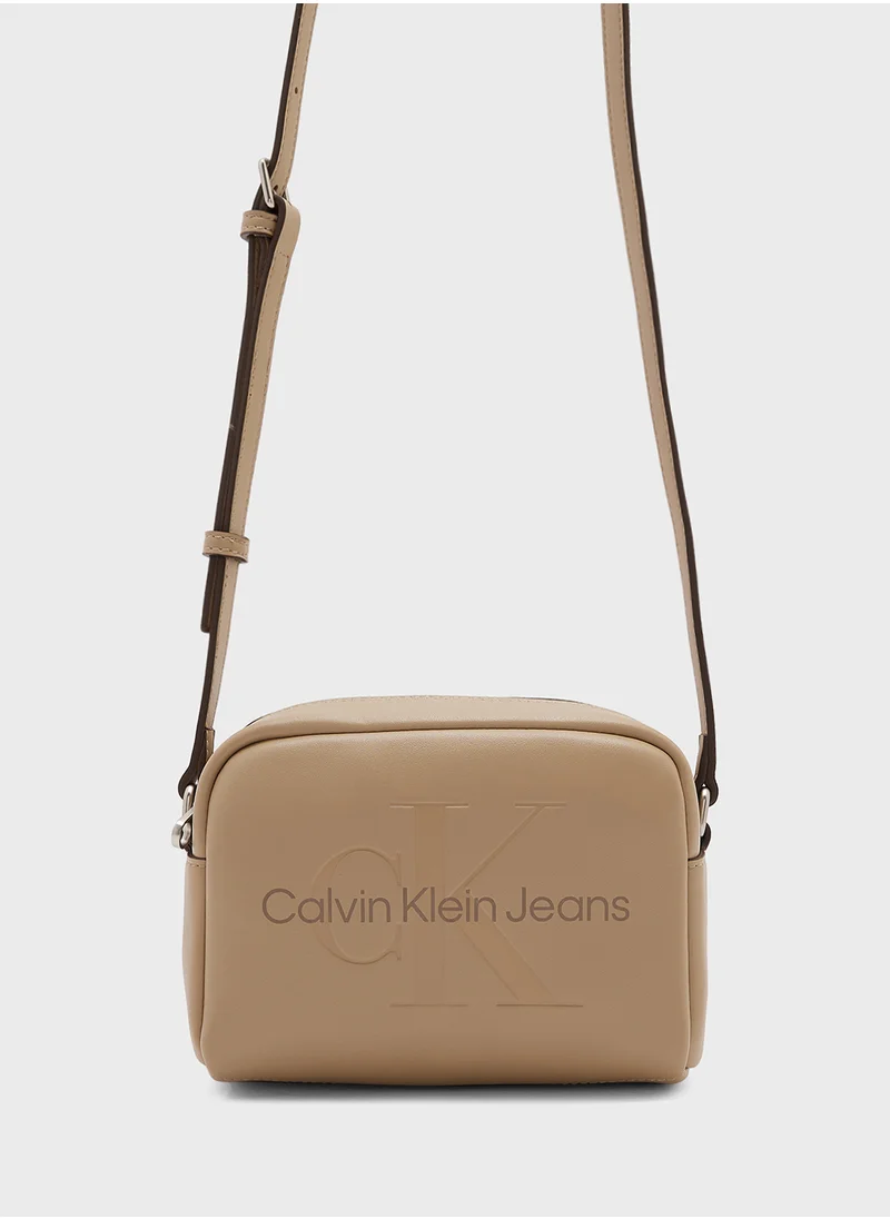 كالفن كلاين جينز Logo Sculpted Crossbody