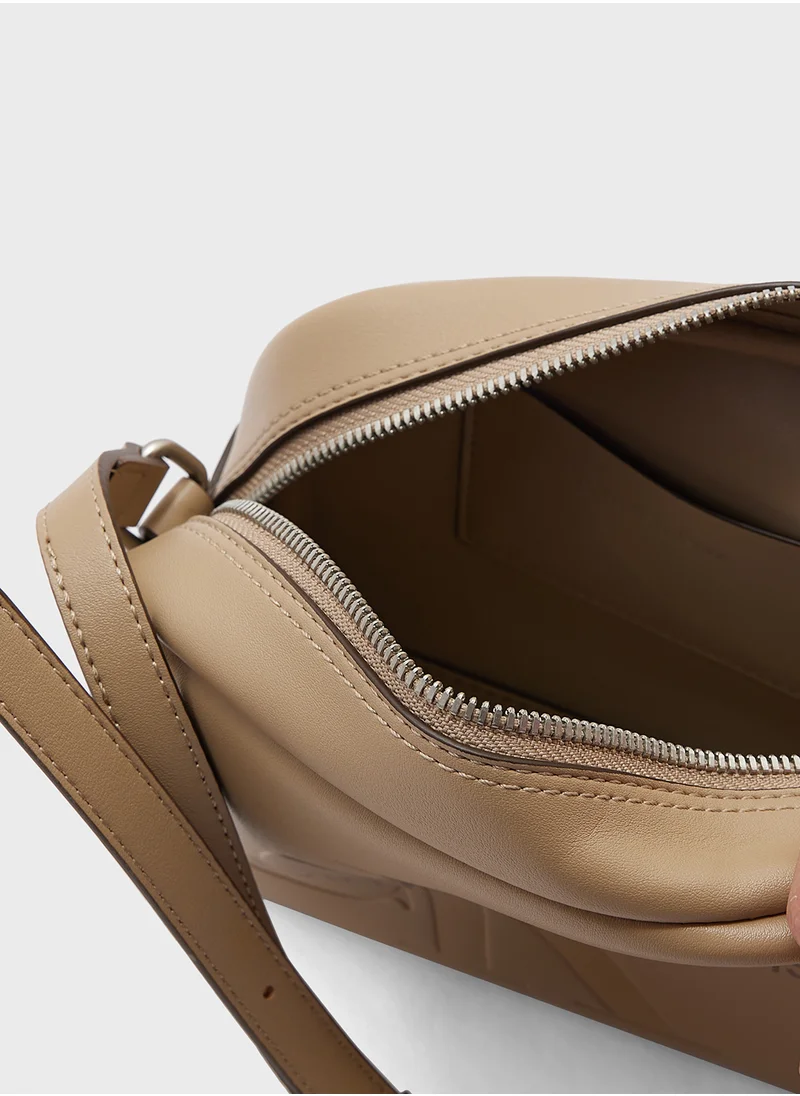كالفن كلاين جينز Logo Sculpted Crossbody