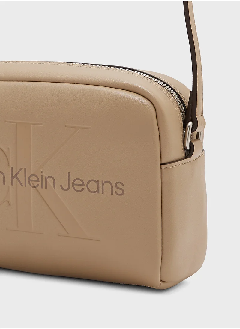 كالفن كلاين جينز Logo Sculpted Crossbody