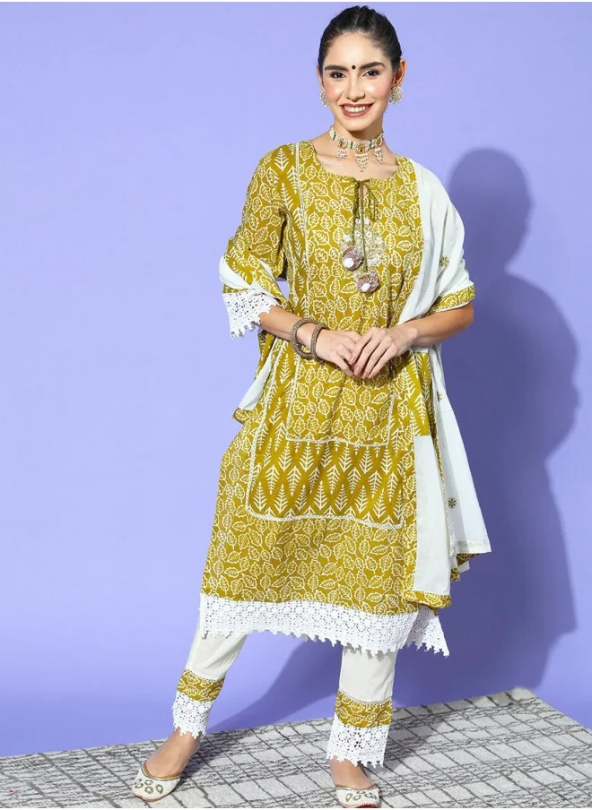 آي شين A-Line Fit Printed Pattern Round Neck Three-Quarter Sleeves Green Colour Woven Cotton Kurta Set for Women with Semi Elastic Closure - A Statement Piece for Every Look