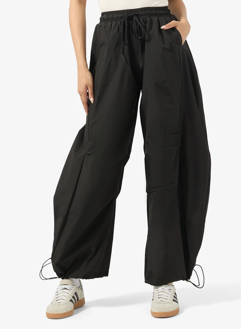 جينجر Elasticised Waist Parachute Pants
