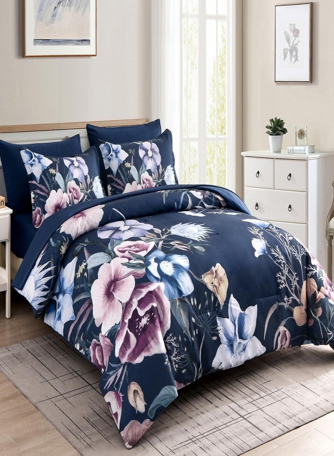 Luxudecor طقم لحاف فاخر مزين بالزهور، مقاس كوين، 7 قطع، لون كحلي، طقم سرير أنيق مزين بالزهور مع ملاءات، طقم مفروشات ناعم من الألياف الدقيقة مناسب لجميع الفصول (كحلي، 90 بوصة × 90 بوصة). - Image 2