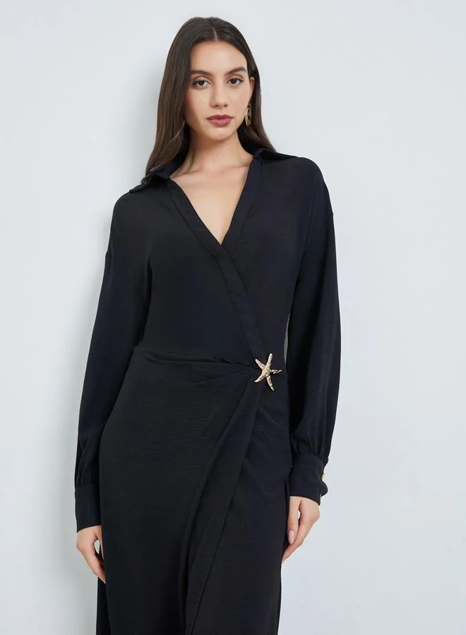 تايك تو Black Maxi Dress with Star Brooch Detail