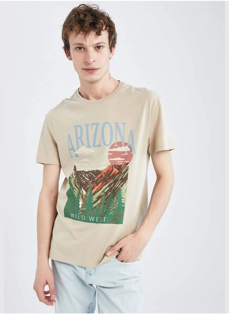 ديفاكتو Regular Fit Short Sleeve Printed T-Shirt