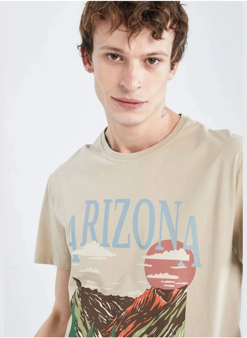 ديفاكتو Regular Fit Short Sleeve Printed T-Shirt