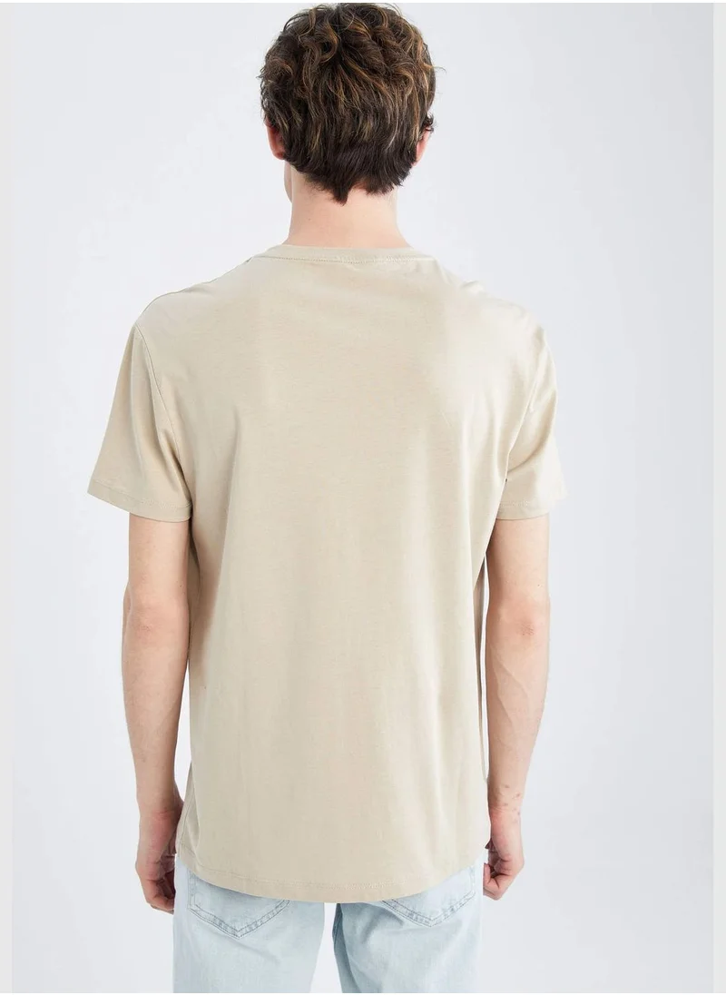 ديفاكتو Regular Fit Short Sleeve Printed T-Shirt