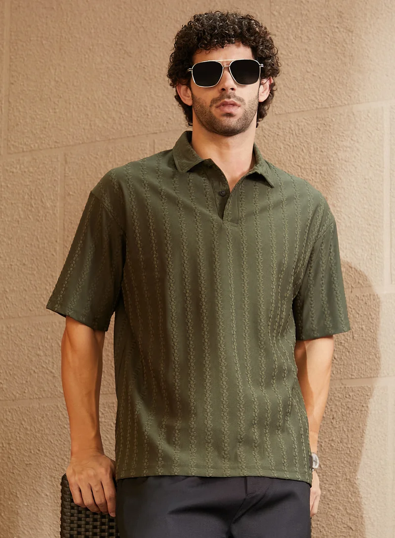 Campus Sutra Men's Army Green Spiralknot-Tactile Oversized Polo T-Shirt