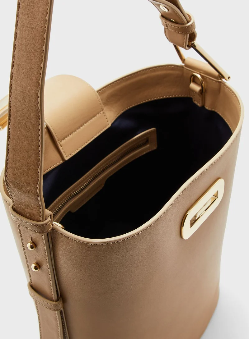 TOMMY HILFIGER Turn Lock Bucket Bag
