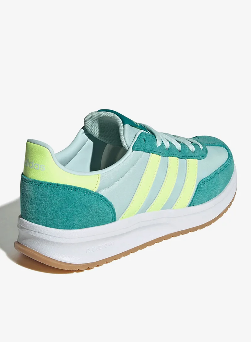 اديداس ركض  .