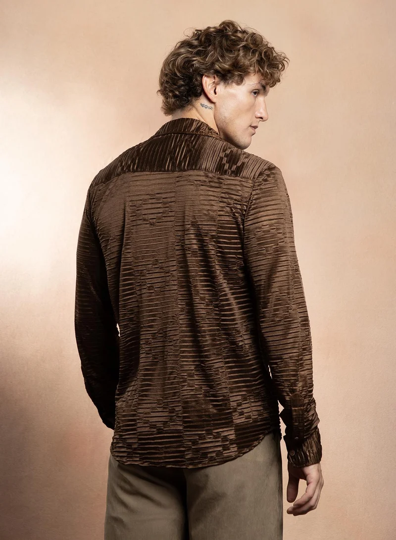 Campus Sutra Campus Sutra Men's Chocolate Brown Pleated-Rhombus Shirt For Casual Wear | Spread Collar | Long Cuffed Sleeves | Button Closure | Shirt Crafted With Comfort Fit For Everyday Wear