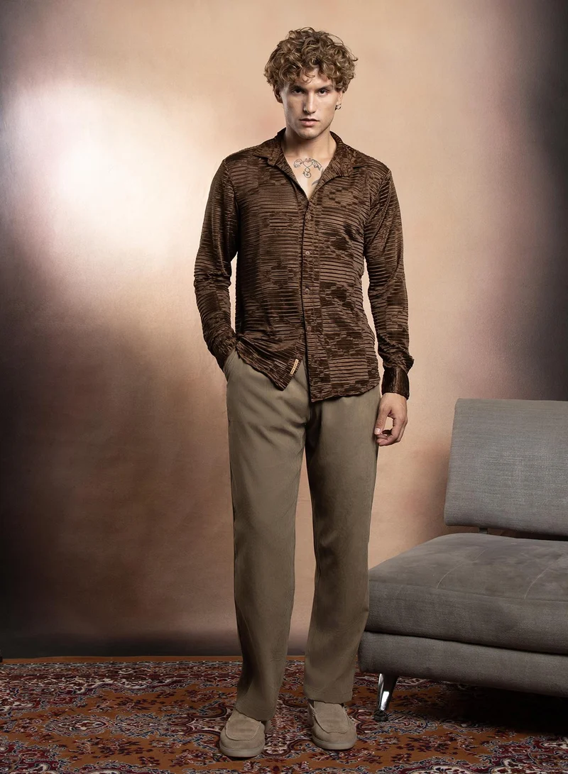 Campus Sutra Campus Sutra Men's Chocolate Brown Pleated-Rhombus Shirt For Casual Wear | Spread Collar | Long Cuffed Sleeves | Button Closure | Shirt Crafted With Comfort Fit For Everyday Wear