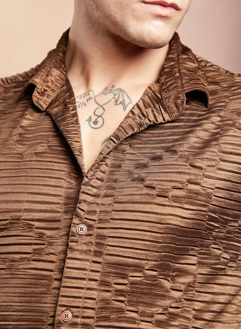 Campus Sutra Campus Sutra Men's Chocolate Brown Pleated-Rhombus Shirt For Casual Wear | Spread Collar | Long Cuffed Sleeves | Button Closure | Shirt Crafted With Comfort Fit For Everyday Wear