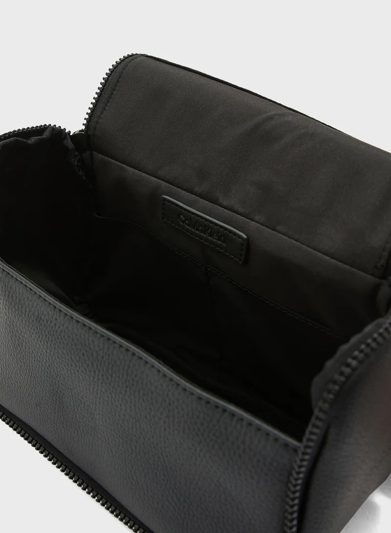 CALVIN KLEIN Logo Washbag