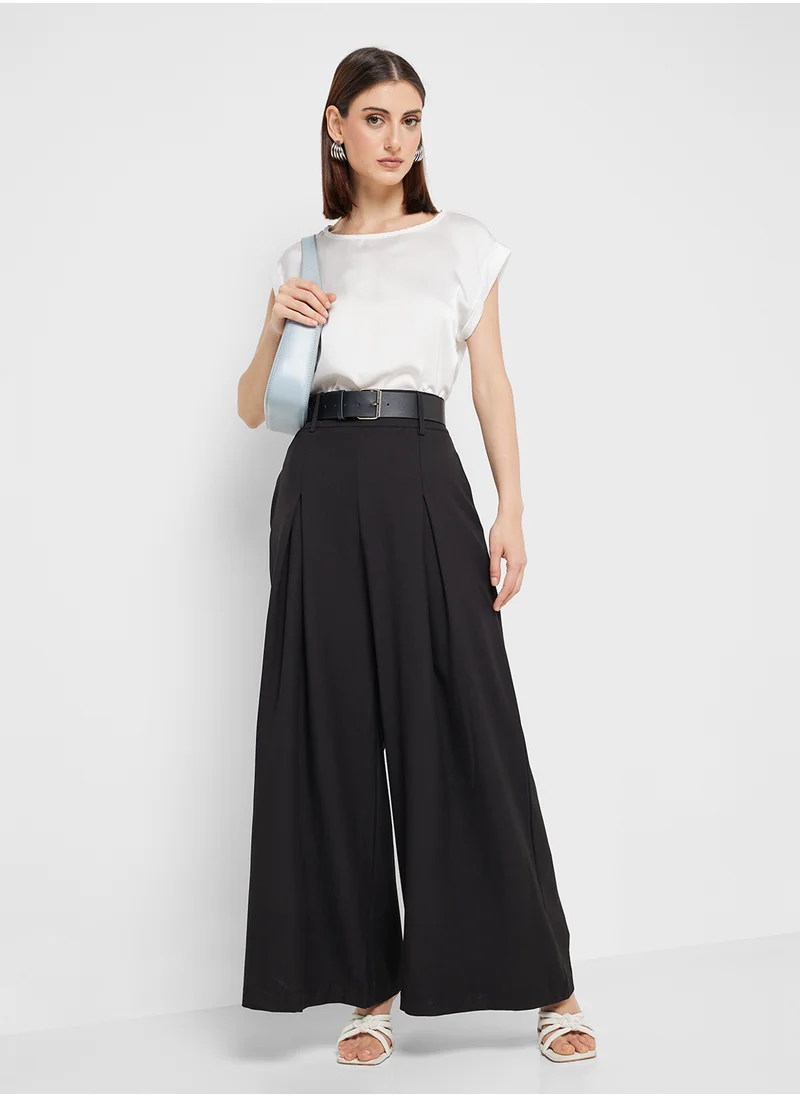 ايلا Front Pleat Detail Pants