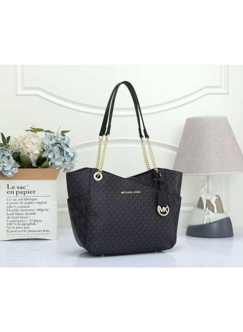 حقيبة توت MK Signature سوداء مع أحزمة سلسلة ذهبية