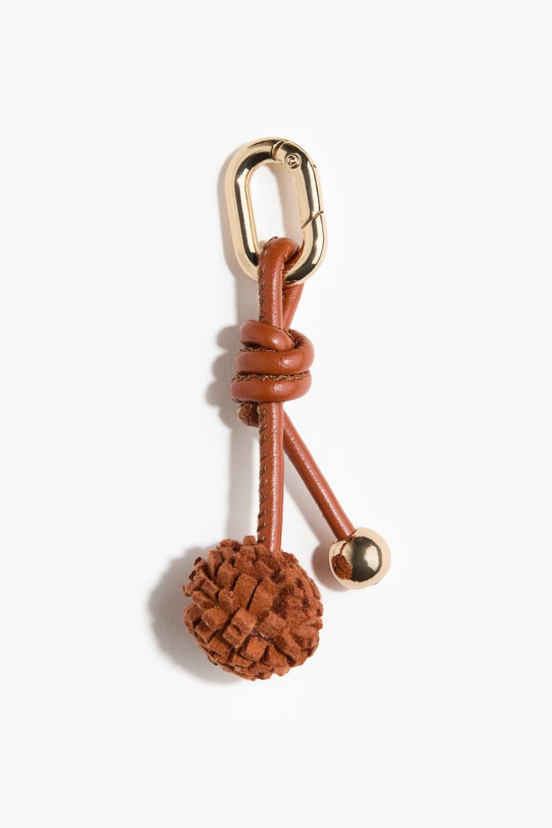 اتش اند ام حلية حذاء