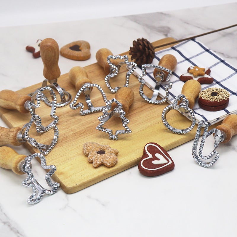 Zinc Alloy Biscuit Mold Snack Cake Dumpling Skin Edge Flower Embossed Biscuit Mold Wooden Handle Stainless Steel Pancake Cutter Wheel - Image 4