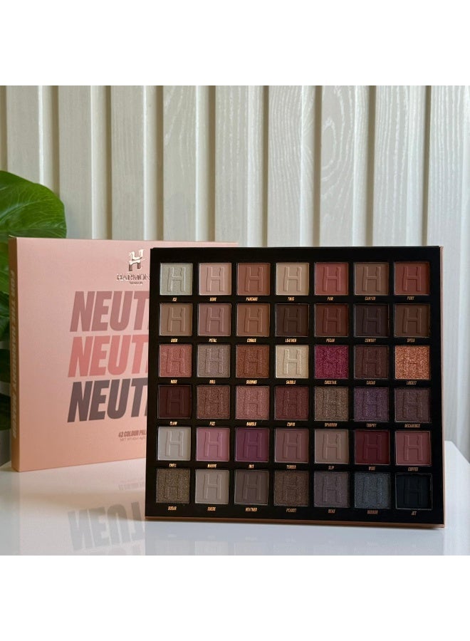 Harmony Natural is a complete creative palette... 42 shades of magic and allure for a captivating look on every occasion. - Image 5