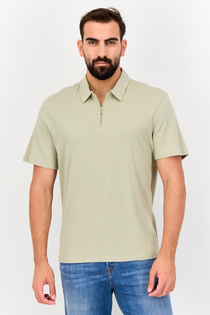 VINCE CAMUTO تي شيرت بولو للرجال بقصة عادية بأكمام قصيرة بسحاب ربع، أخضر مريمي - Image 1