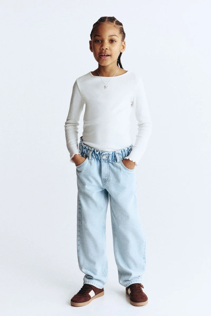 اتش اند ام جينز بقصّة مريحة وخصر مجعد