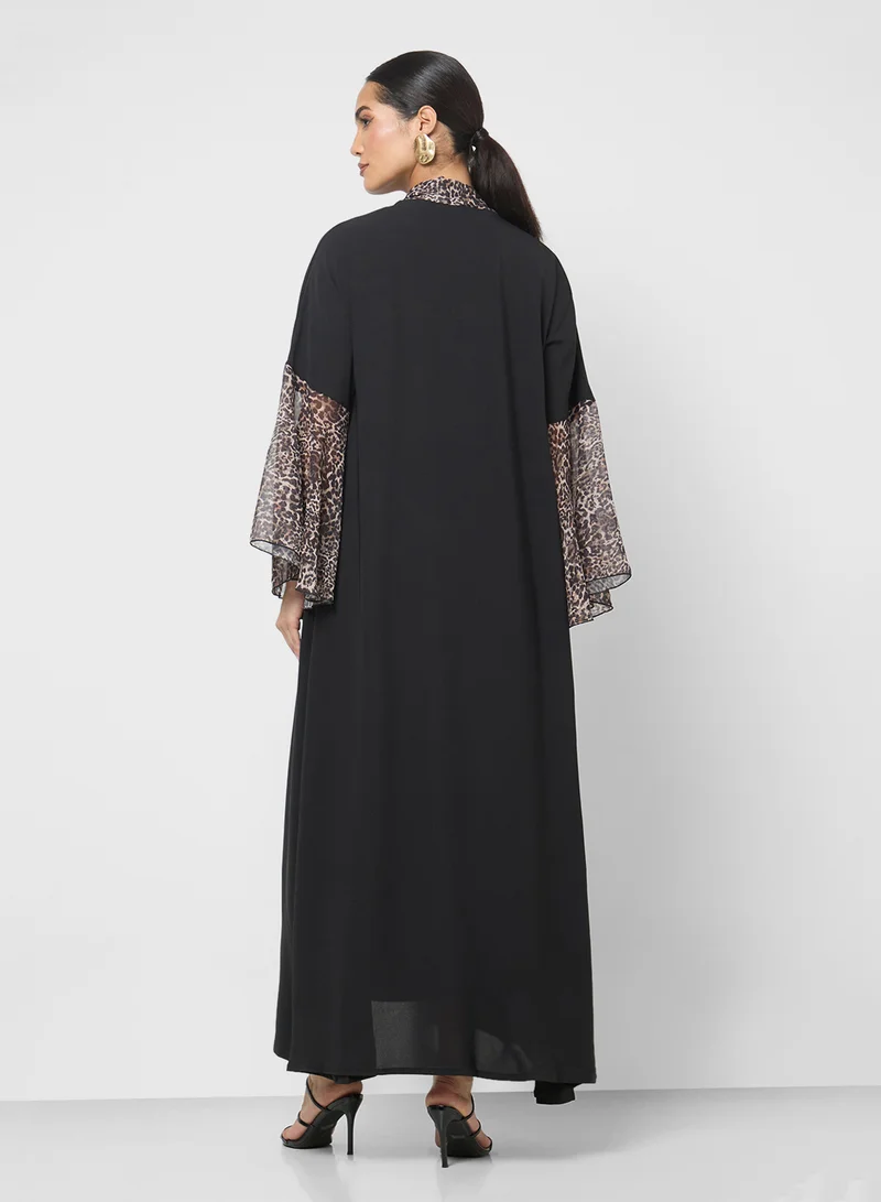 Khizana Abaya With Printed Trim